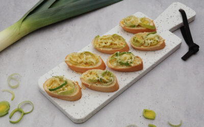 Toastjes met prei en mosterd